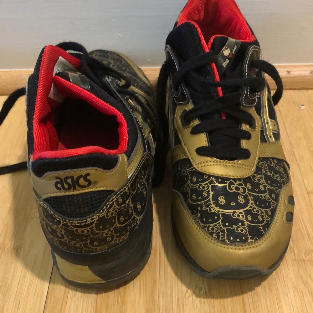 Hello Kitty ASICS